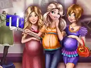 Hra Princesses Pregnant Selfie online