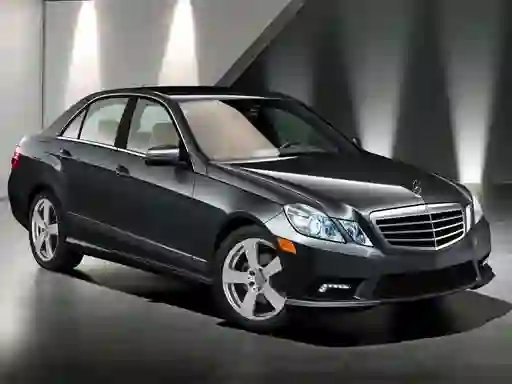 Hra E-Class Sedan Puzz online