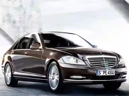 Hra Luxury Sedan Suzzle online