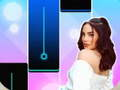 Hra Obklady Kim Loaiza Piano  online